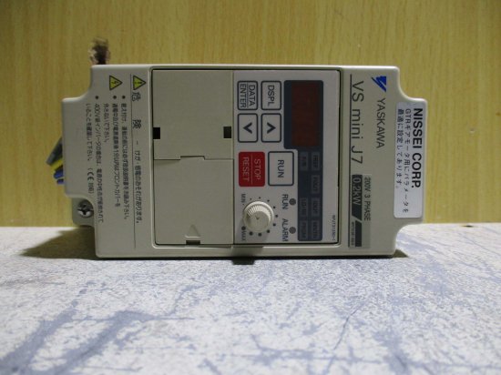 中古 YASKAWA Vs mini J7 CIMR-J7AA20P2 インバータ 200V 3 PHASE 0.2KW [2個セット] -  growdesystem