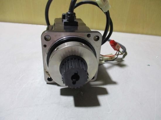 中古 YASKAWA AC SERVO MOTOR SGMPH-02A1A-YR31 ACサーボモーター - growdesystem