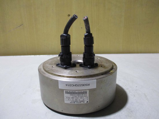 中古 YASKAWA SGMCS-02B3C11 ダイレクトドライブモーター 42W 200V 1.8