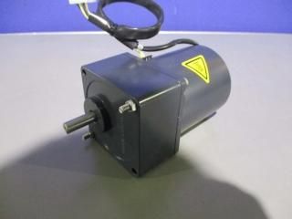  ORIENTAL MOTOR M425-402/4GN25S motor  