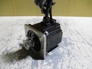  YASKAWA AC SERVO MOTOR SGMPH-01AAA61 100W