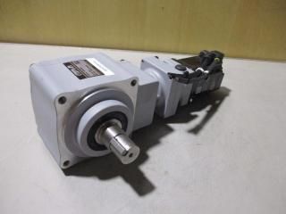  YASKAWA AC SERVO MOTOR SGM7J-04AFA21 400W/AFCZ22L-20M400S1