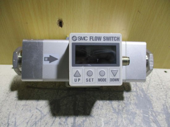 中古 SMC DIGITAL FLOW SWITCH PF2A703H-10-29-M 空気用 デジタル 