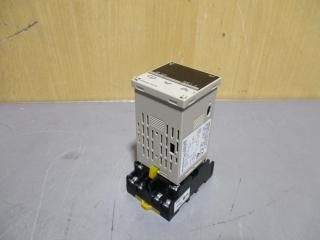  OMRON E5CS-R1KJU-W AC100-240 ޥåS ŻҲĴ(ץ饰󥿥) 4