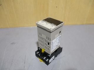  OMRON E5CS-R1KJU-W AC100-240 ޥåS ŻҲĴ(ץ饰󥿥) 4