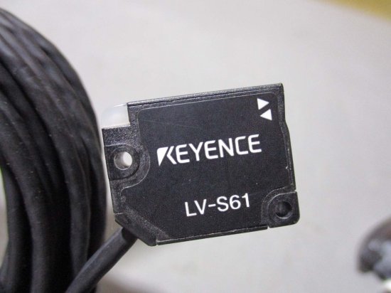 中古 KEYENCE LV-11SA 超小型デジタルレーザセンサー/LV-S61 - growdesystem