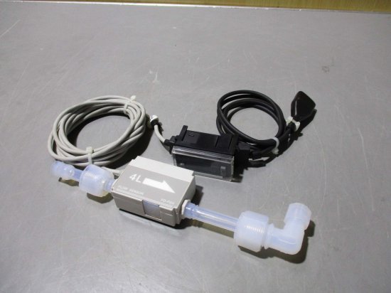 中古 KEYENCE FLOW SENSOR FD-F04/FD-V75A アンプ分離型 気体用流量センサ - growdesystem