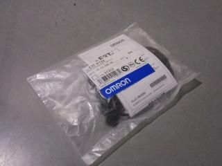  OMRON PHOTOELECTRIC SWITCH E3T-FT22 2M  ť