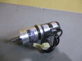  YASKAWA AC SERVO MOTOR SGM-A5B3DT21/RS-14-100-(005)C-SP2