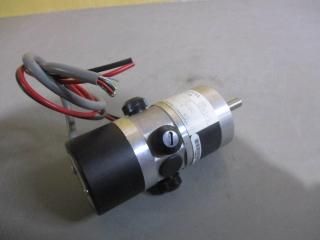  YASKAWA R02SAK0E UT0PI-050SC MINERTIA  MOTOR 