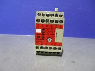  OMRON SAFETY RELAY G9SA-321-T075  24VAC/DC