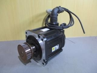 KEYENCE AC SERVO MOTOR SV-M200AK