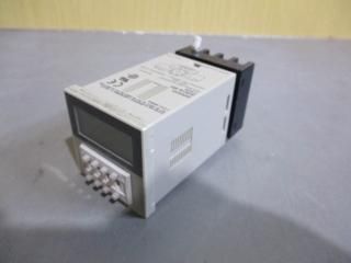  OMRON TIMER H3CA-8H 