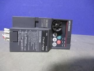  MITSUBISHI INVERTER FR-E720-0.1K С 200V