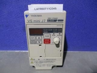  YASKAWA Vs mini J7 CIMR-J7AA20P2 С