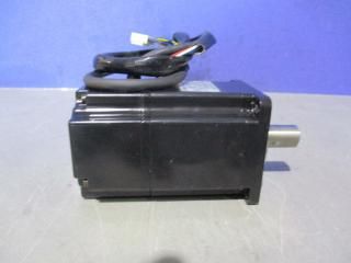  Yaskawa SGM-02A3SU12 AC Servo Motor