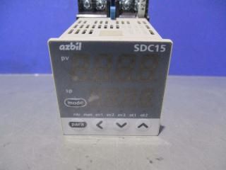  yamatake-Honeywell SDC15 igitronik Controller /AT8-DF11K