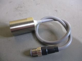  OMRON E2E-X10D1-M1GJ  PROXIMITY SENSOR
