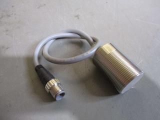   OMRON E2E-X10D1-M1GJ  PROXIMITY SENSOR