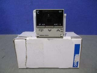  OMRON E5CS-R1KJU-W ŻҲĴ