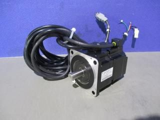  YASKAWA SGMPS-02ACA2C AC SERVO MOTOR 200W