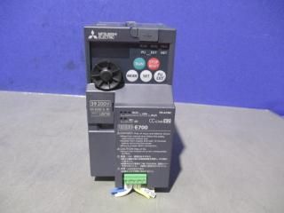  MITSUBISHI INVERTER FR-E720-0.4K С