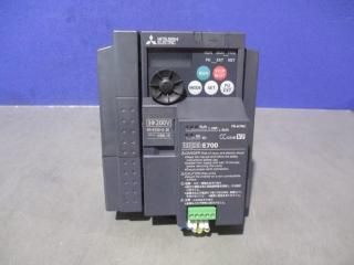  MITSUBISHI INVERTER FR-E720-2.2K С