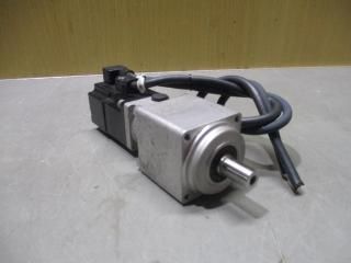  KEYENCE SV2-M005ASAC SERVO MOTOR50W/VRXF-15B-S-50