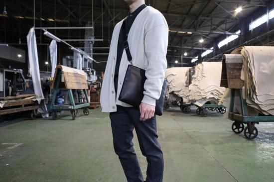 防水革 レザーサコッシュ メンズ ブランド 高品質 日本製 2way (Deep