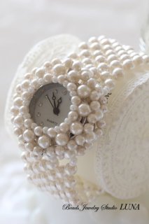スワロフスキーパール時計バングル　ホワイト