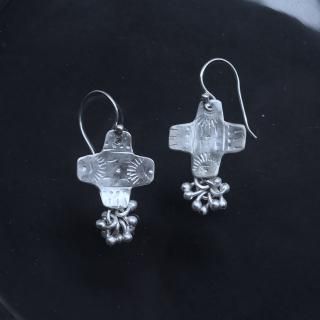 Ixmucunesilver cross
