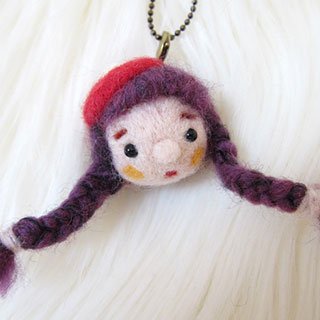 紫毛三つ編みちゃん　赤ベレー帽 * natsuco