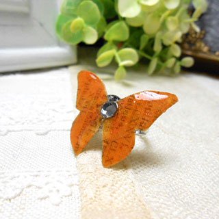 オレンジの蝶の指輪 *Luna Antique*