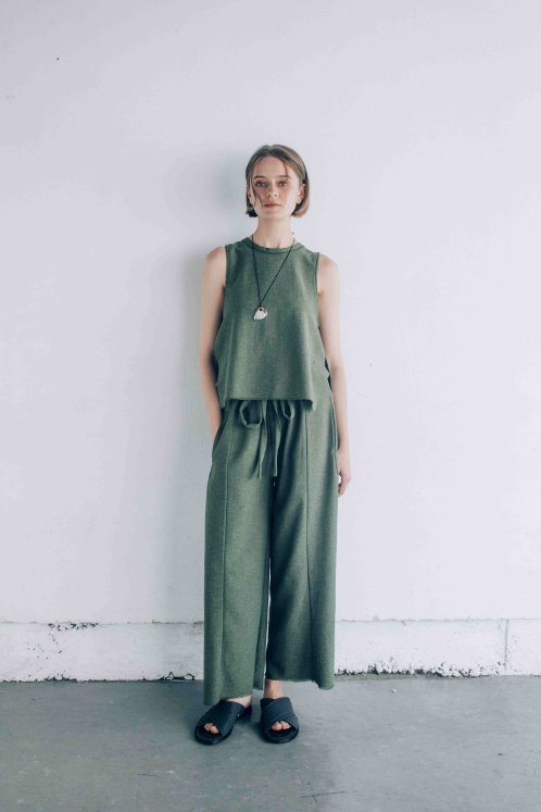 DONGOLOSTER HIGH RISE BEND WIDE PANTS