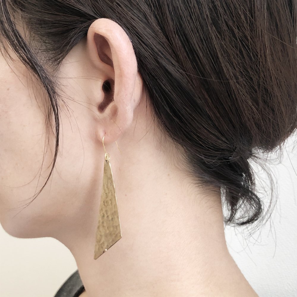 brass pierce hane / 真鍮ピアス 羽根 - FUURA handmade studio