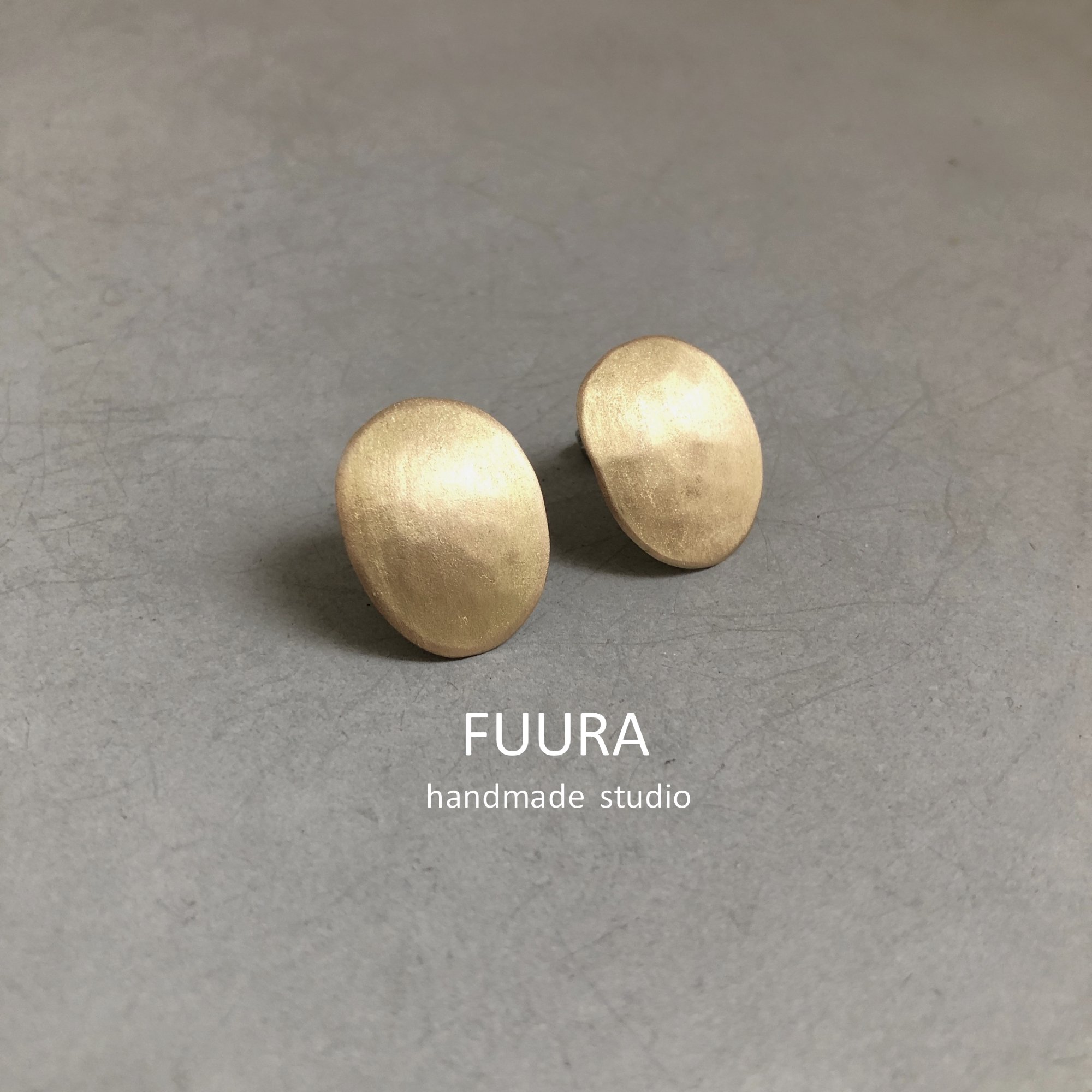 brass pierce nagare / 真鍮ピアス 流 - FUURA handmade studio