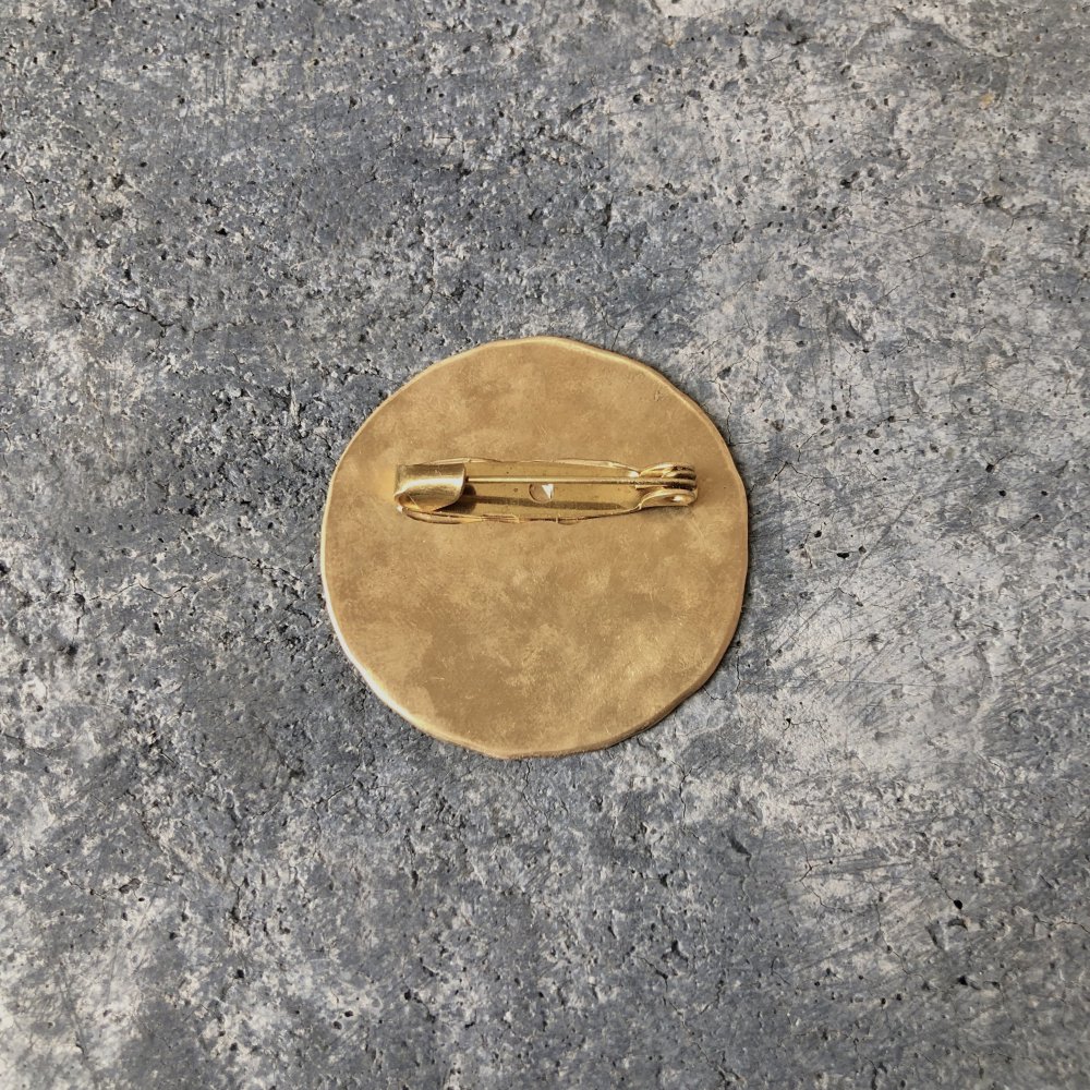 brass brooch moon / 槌目模様の真鍮ブローチ 月 - FUURA handmade studio