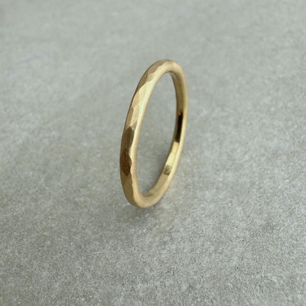 K18の槌目リング K18】 2mm hammered mat ring / K18 槌目マット イエロー