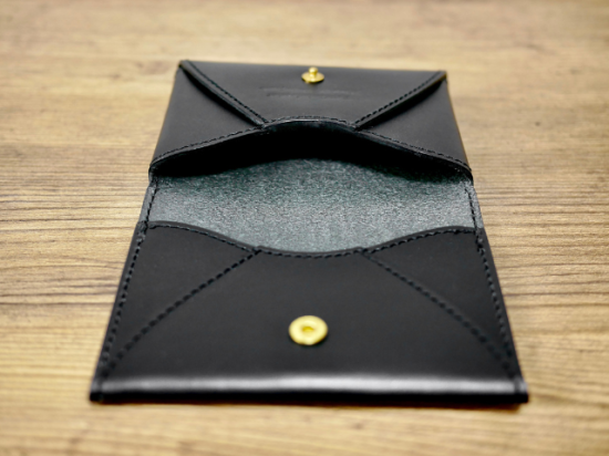 BLACK BEARS ブラックベア イタリア製の本革 カードケース - 折り財布