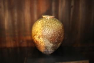 �����䡿Large Vessel with Natural Ash Glaze of Anagama