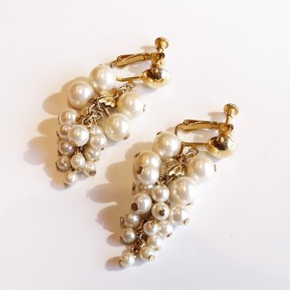 Vintage Fake Pearl Grapes Earrings