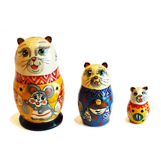 Vintage Folk Art Wooden Matryoshka Cat Family