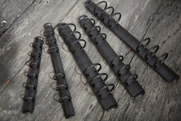 新品未使用！オイルレザー・バインダー ブラック スキニー・バインダー180 カーボン柄レザー｜フランクリン