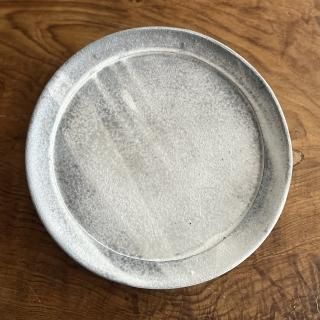 平皿 26.5cm(大皿) 灰白 白リム<p></p>作家:野口悦士<p></p>鹿児島