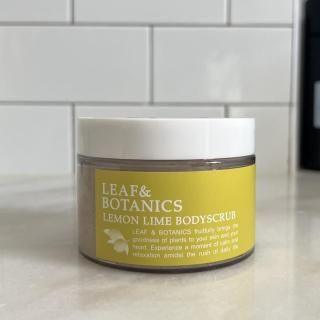 ボディスクラブ レモンライム <p></p>松山油脂 LEAF&BOTANICS<p></p>東京