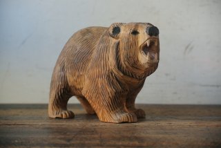 八雲の木彫り熊「這い熊」