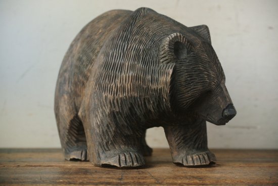 八雲の木彫り熊「這い熊」