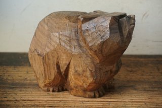 八雲の木彫り熊「ハツリ彫り」
