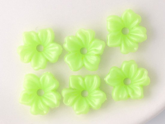 vintage light green yellow stackable flower 14mm