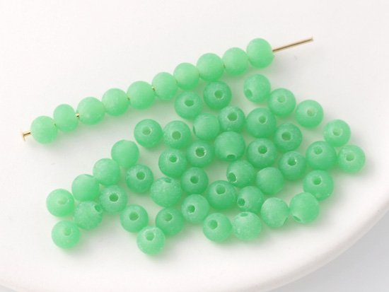 vintage frost green round beads 3.5m